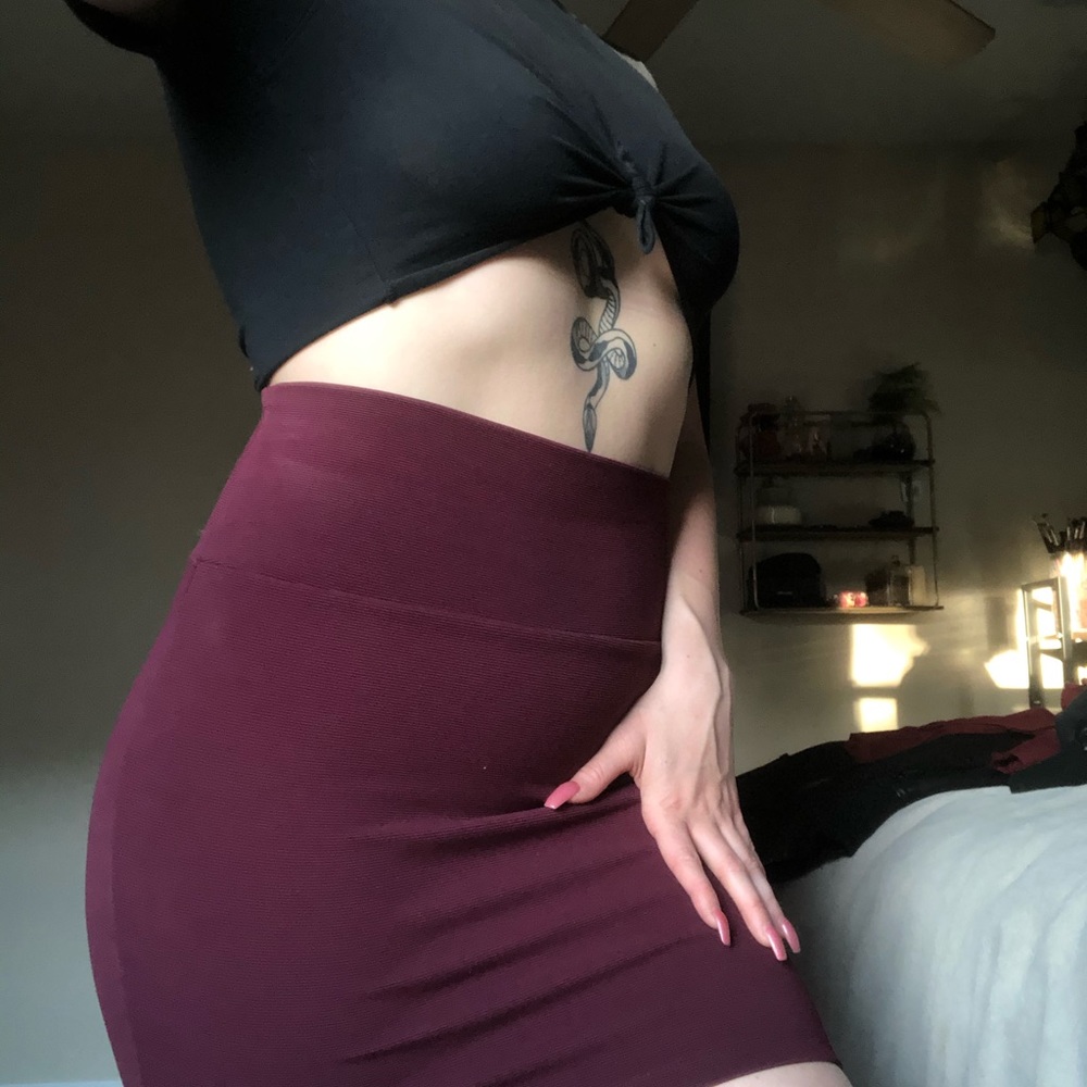 burgundy mini skirt and black tie crop top